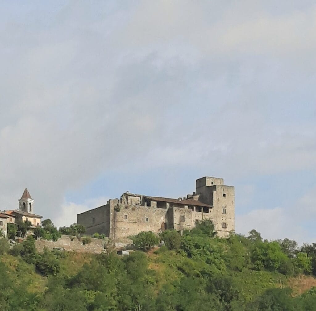 Castello di Lusuolo: A Medieval Fortress Overlooking the Magra Valley 5 Castello di Lusuolo