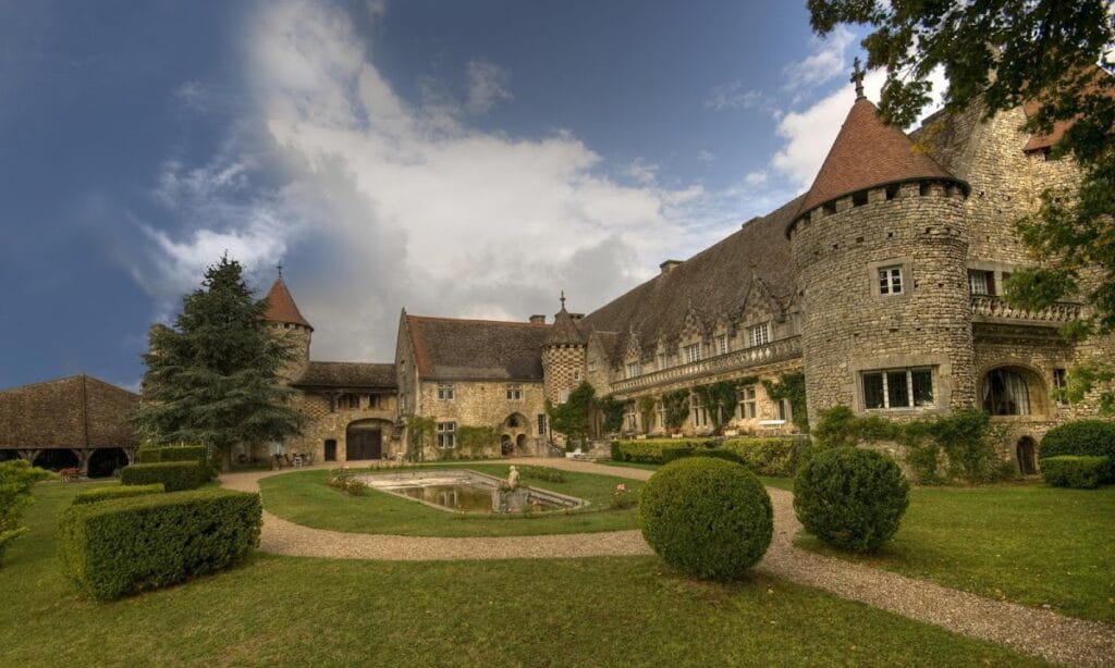 Château de Hattonchâtel: A Fortified Bishops’ Stronghold in France 1 Château de Hattonchâtel