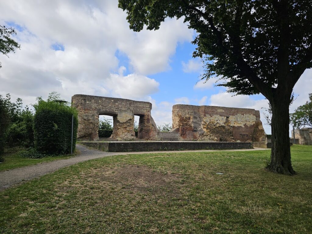 Burg Heinsberg: A Medieval Castle and Fortress in Germany 6 Burg Heinsberg
