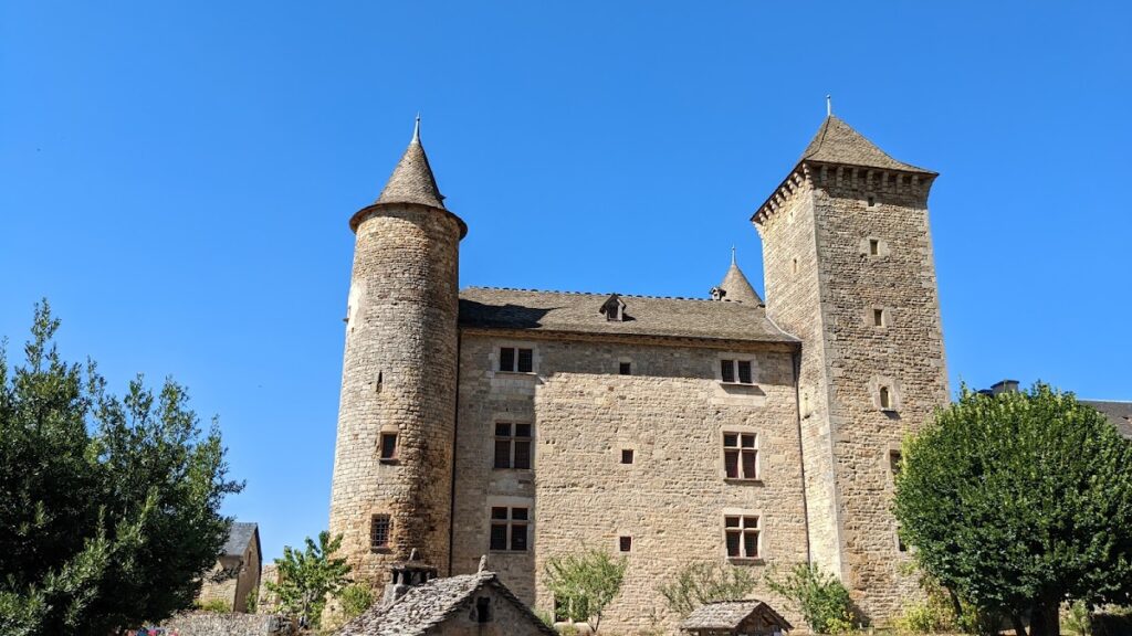 Château de Saint-Saturnin: A Historic Medieval and Renaissance Castle in France 6 Château de Saint-Saturnin (Lozère)