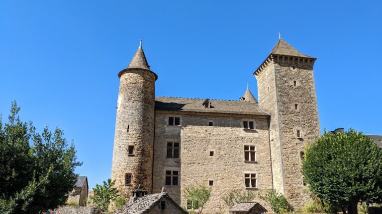 Château de Saint-Saturnin: A Historic Medieval and Renaissance Castle in France