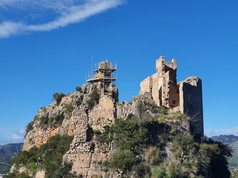 Castle of Alfàndec: A Historic Fortress in Benifairó de la Valldigna, Spain