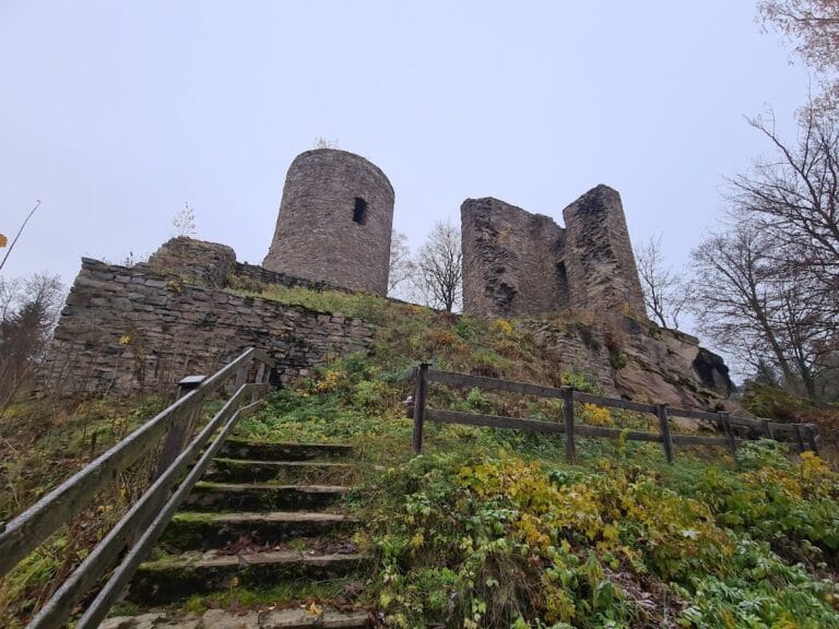 Lauterstein Castle: A Medieval Fortress in Marienberg, Germany