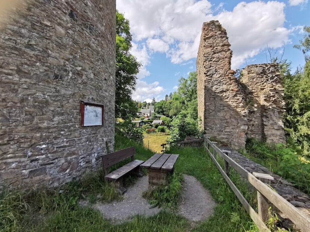 Lauterstein Castle (Marienberg): Medieval Administrative and Defensive Center 5 Lauterstein Castle (Marienberg)