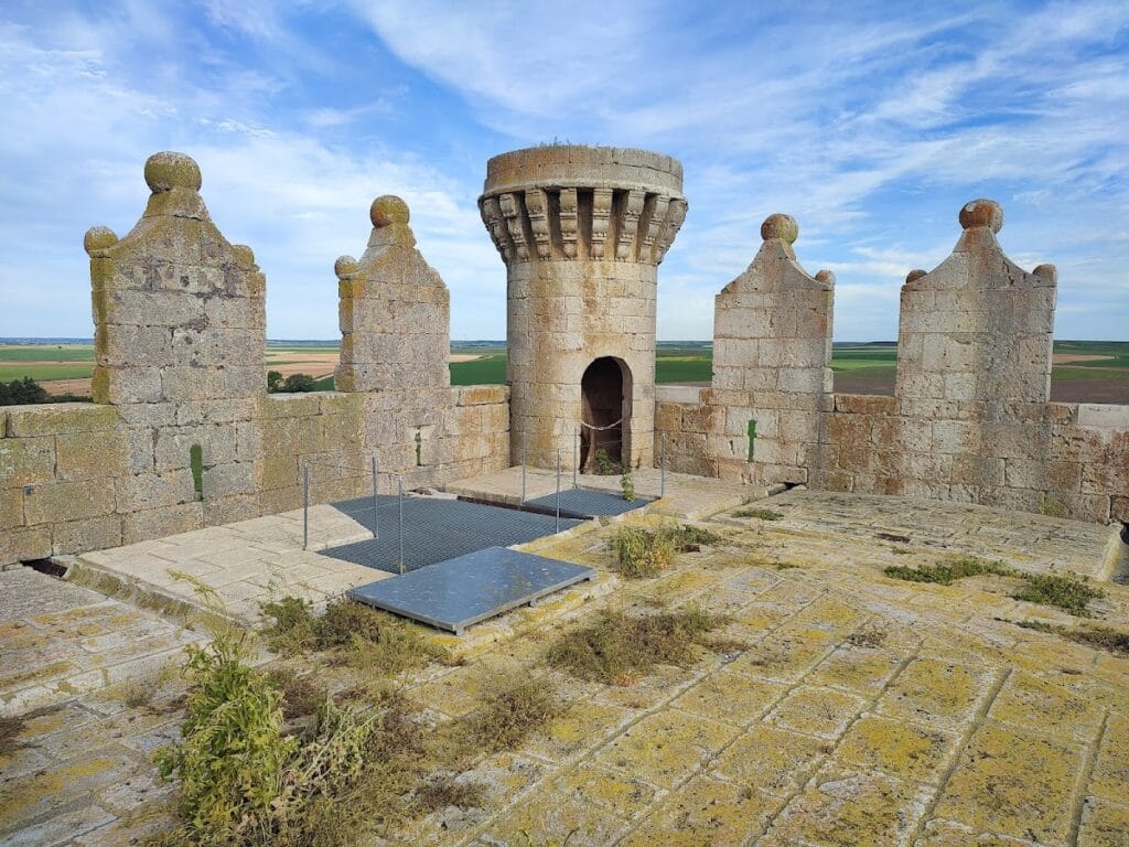 Castle of Belmonte de Campos: A Late-Medieval Fortress in Spain 3 Castle of Belmonte de Campos