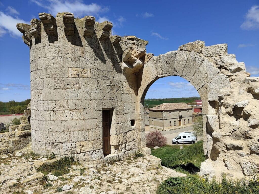 Castle of Belmonte de Campos: A Late-Medieval Fortress in Spain 4 Castle of Belmonte de Campos
