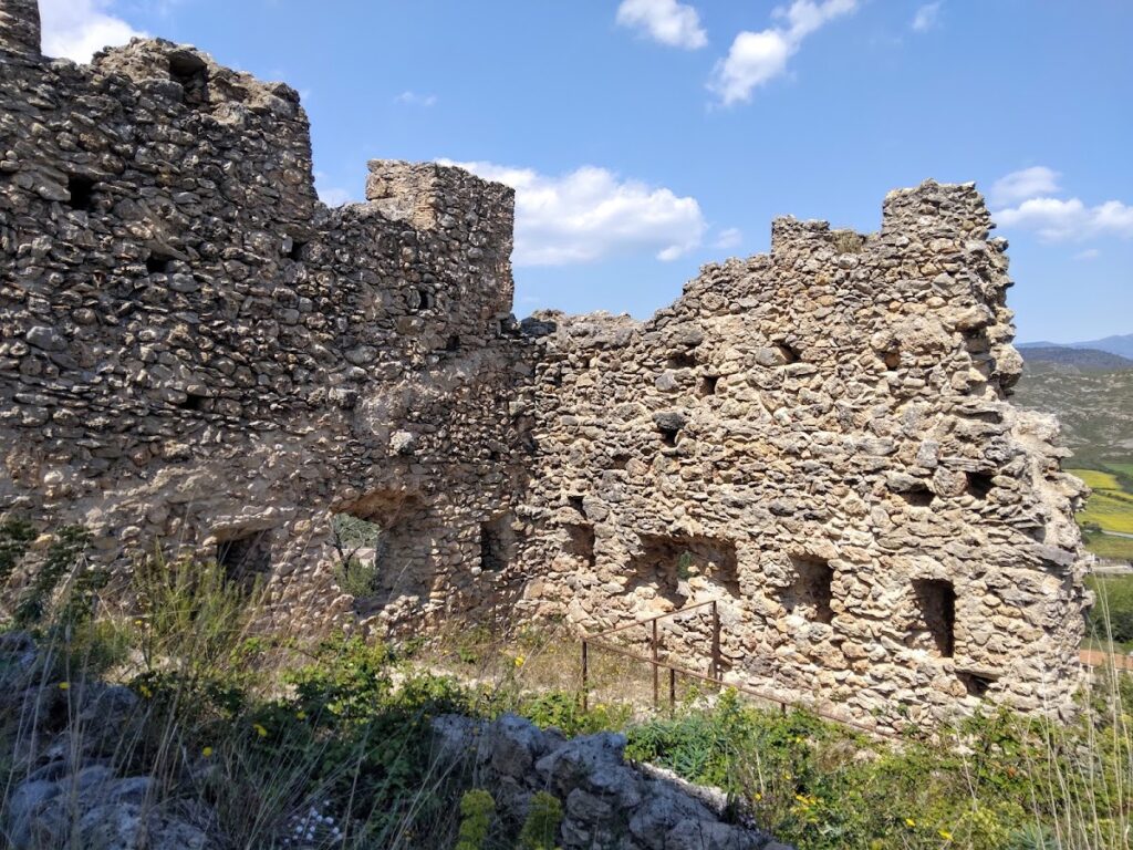 Castell de les Escaules