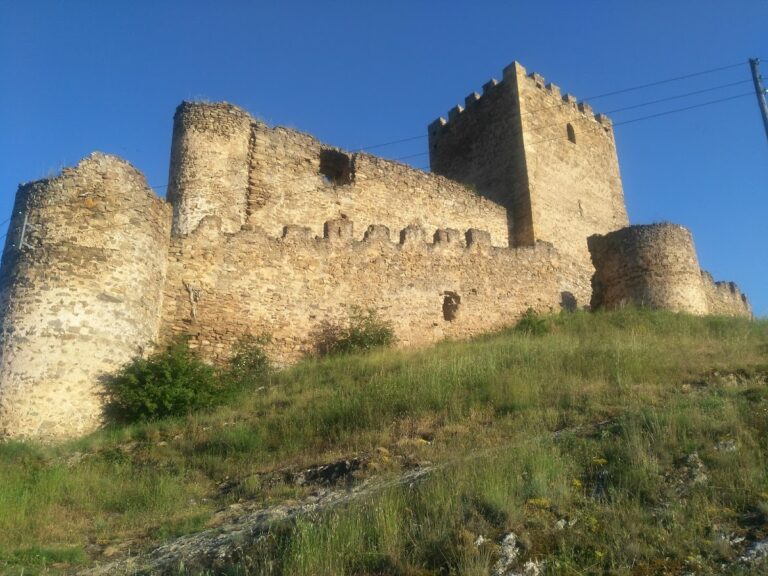 Magaña Castle: A Historic Fortress in Spain