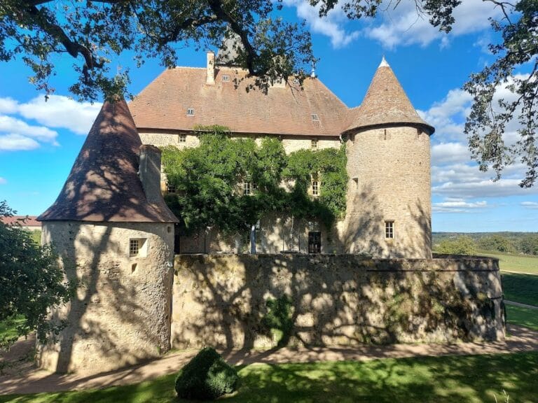 Château de Beauvoir: A Historic Fortress in Saint-Pourçain-sur-Besbre, France