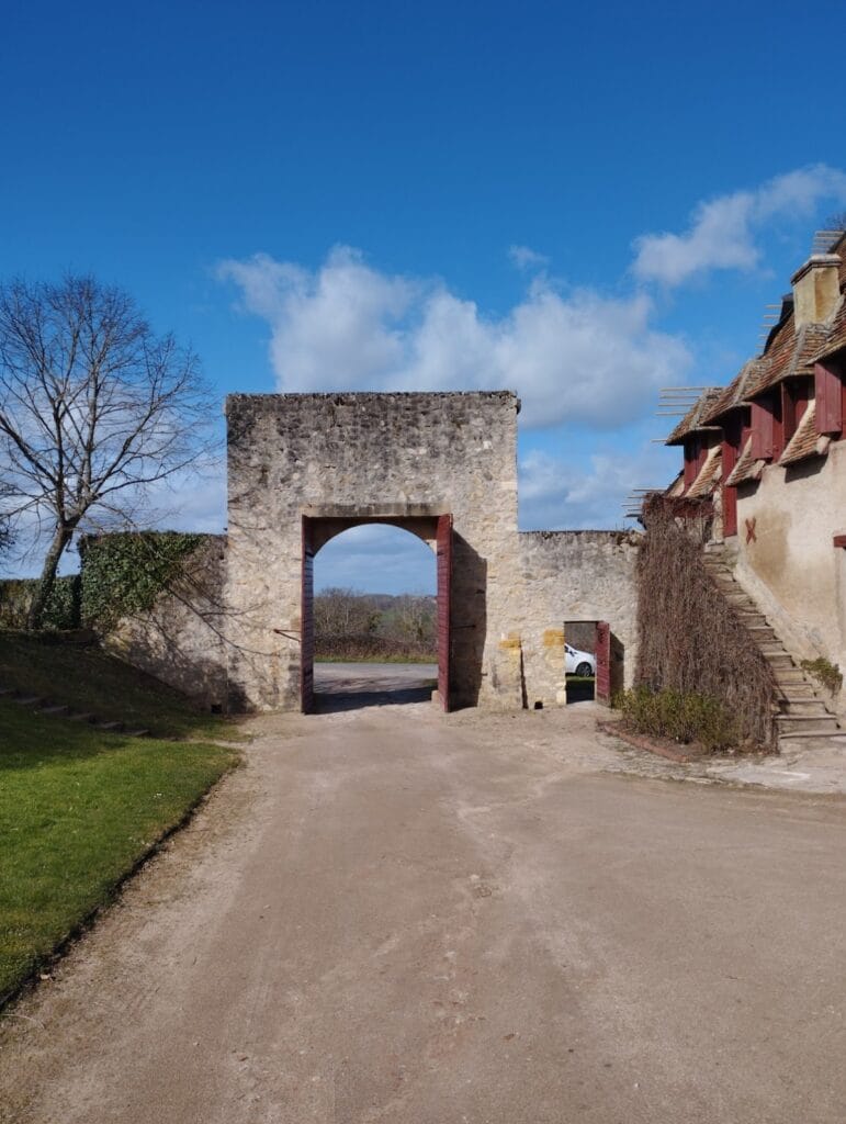 Château de Beauvoir: A Historic Fortress in Saint-Pourçain-sur-Besbre, France 10 Château de Beauvoir