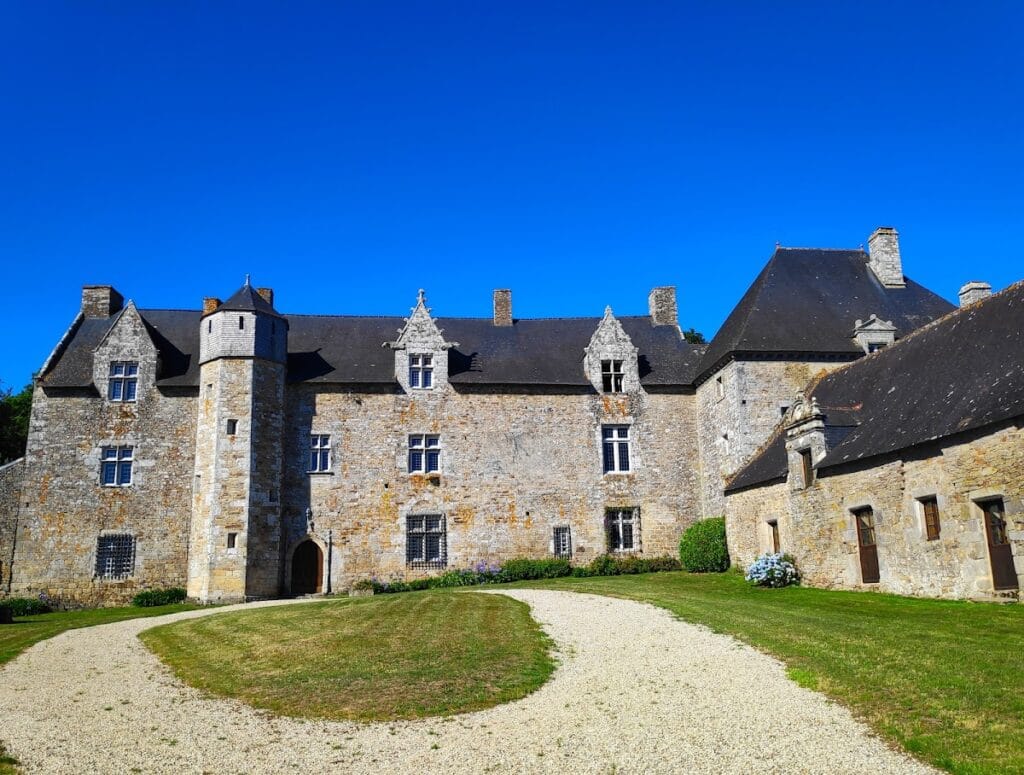 Plessis-Josso Castle: A Medieval Breton Manor 1 Plessis-Josso castle