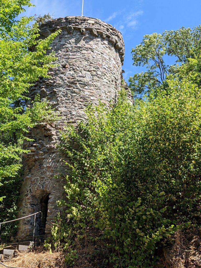 Burg Dhronecken: A Medieval Castle and Administrative Site in Germany