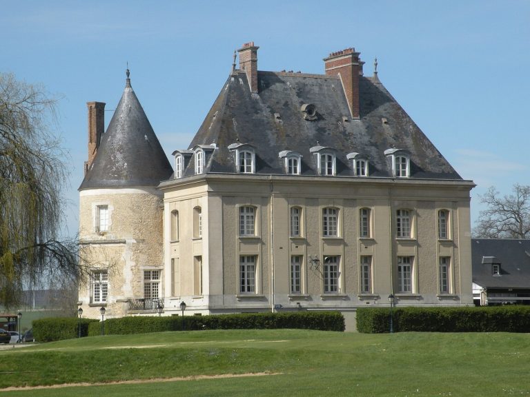 Château de Bertichères: A Renaissance Castle and Farm Complex in France