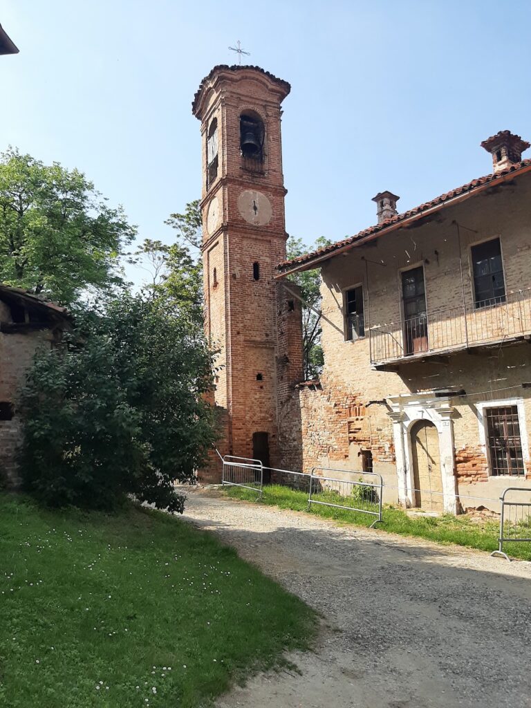 Castello di Brusasco: A Historic Castle in Brusasco, Italy 7 Castello di Brusasco