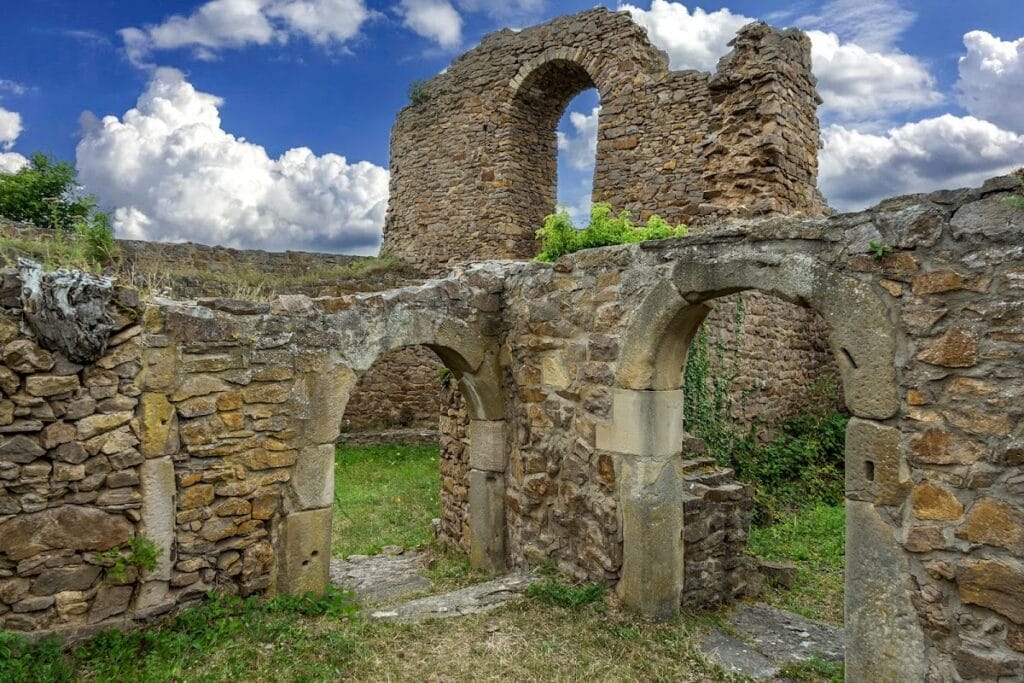 Burg Montfort: A Medieval Castle in Hallgarten, Germany 8 Burg Montfort
