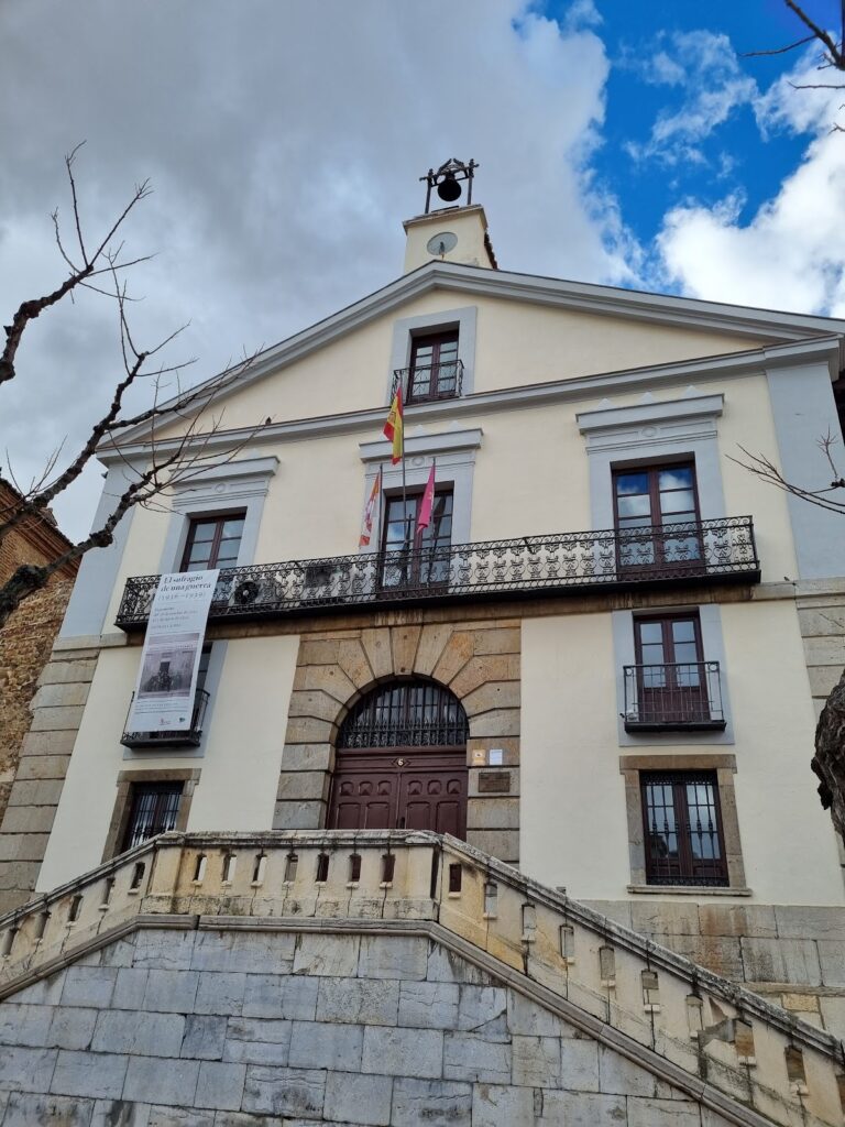 Castillo de León: A Historic Fortress and Archive in León, Spain