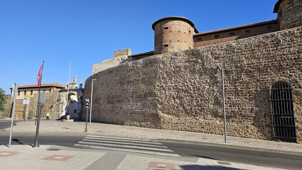 Castillo de León: A Historic Fortress and Archive in León, Spain 7 Castillo de León