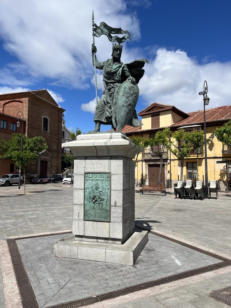 Castillo de León: A Historic Fortress and Archive in León, Spain 8 Castillo de León