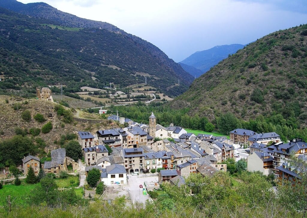 Castell de Rialb: A Medieval Territorial Castle in Spain 2 Castell de Rialb