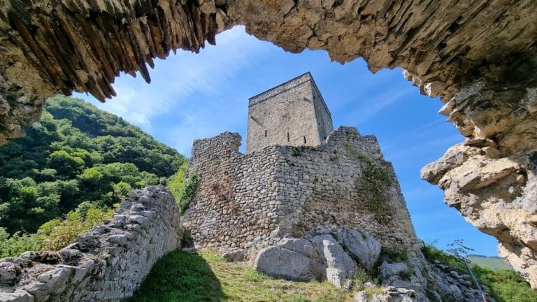 Château des Comtes de Comminges: A Medieval Castle in France