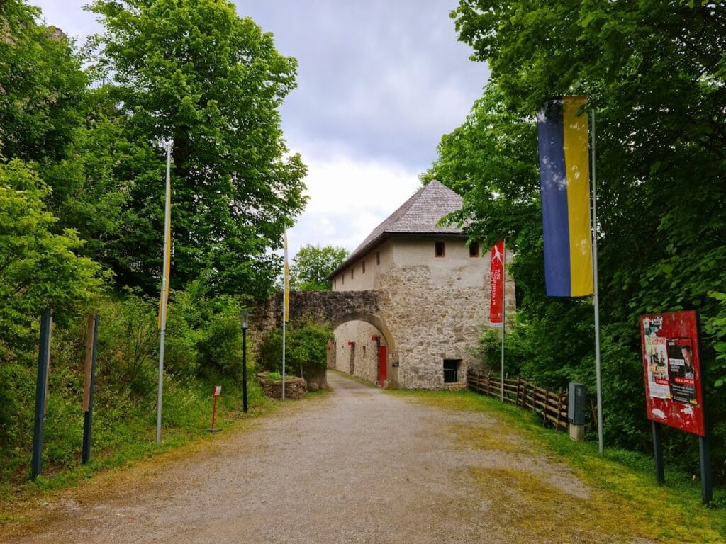 Burg Reinsberg: A Medieval Hilltop Castle and Cultural Arena in Austria 3 Burg Reinsberg