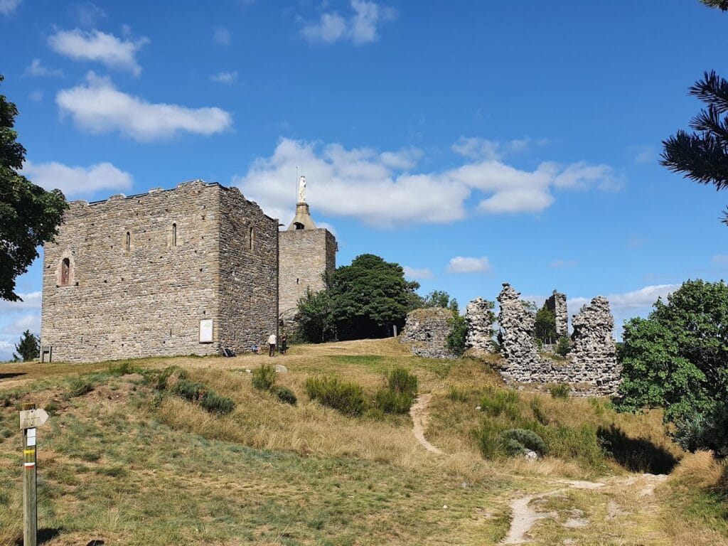 Château de Luc: A Feudal Fortress and Route-Guarding Castle in France 1 Château de Luc