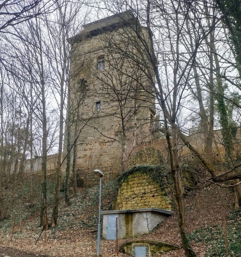 Tuchoraz Castle: A Gothic Fortified Residence in Czechia