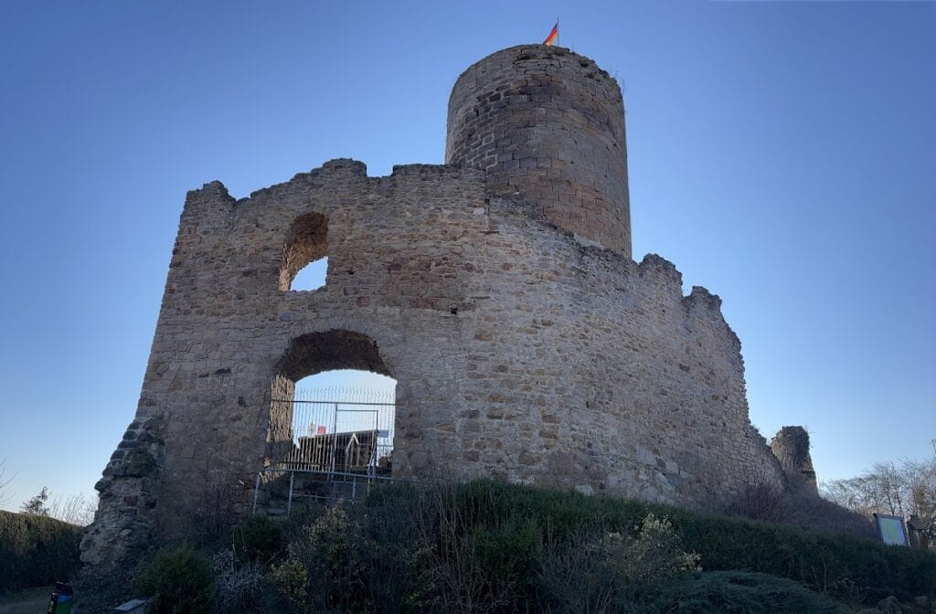 Burg Mellnau: A Medieval Hilltop Castle Ruin in Germany 2 Burg Mellnau
