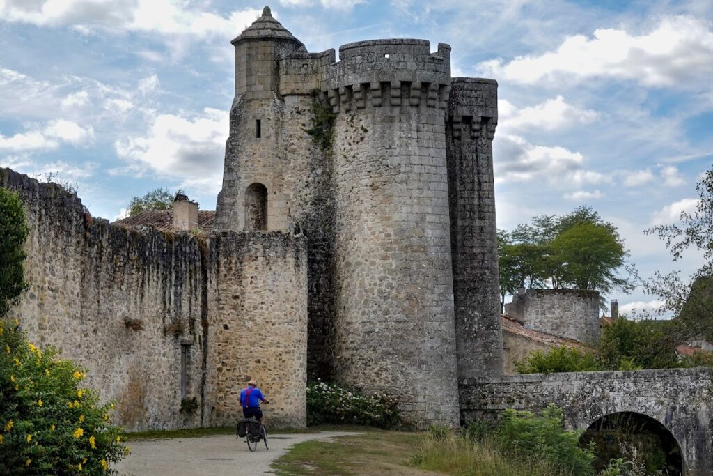 Château de Parthenay: A Medieval Fortress in France 8 Château de Parthenay