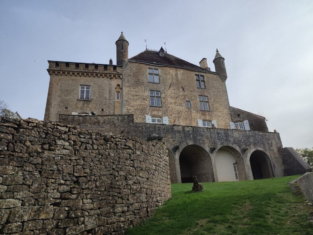 Château de Frontenay: A Fortified Castle in France 3 Château de Frontenay
