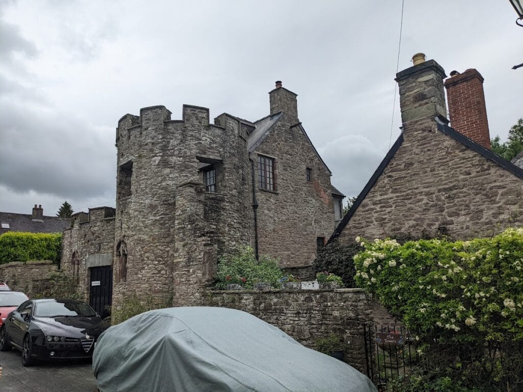 Crickhowell Castle