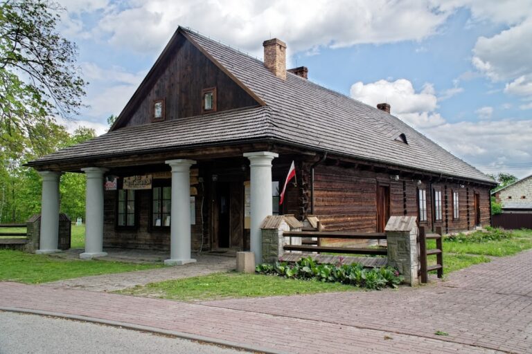 Castle in Solec nad Wisłą: A Historic Fortress in Poland