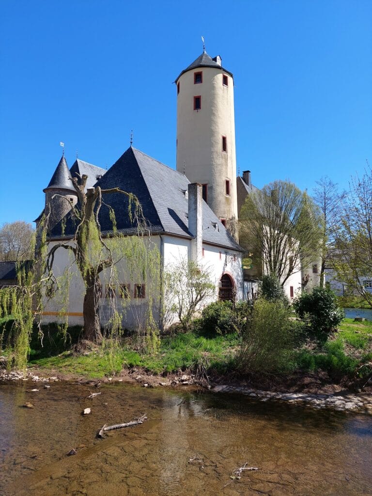 Burg Rittersdorf: A Medieval Water Castle in Germany 4 Burg Rittersdorf