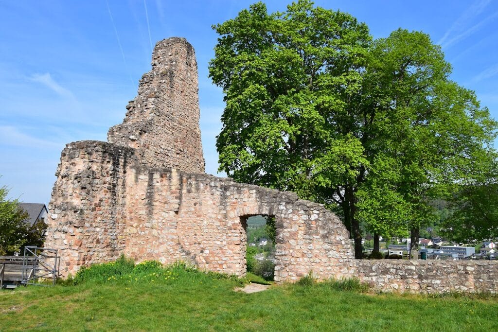 Burg Gerolstein: A Medieval Hilltop Castle in Germany 1 Burg Gerolstein