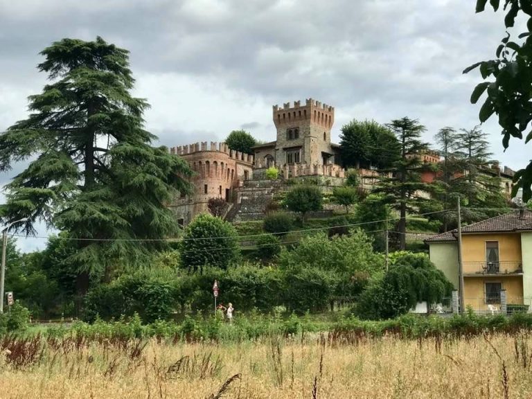 Rocca di Montalfeo: Medieval Fortress in Italy