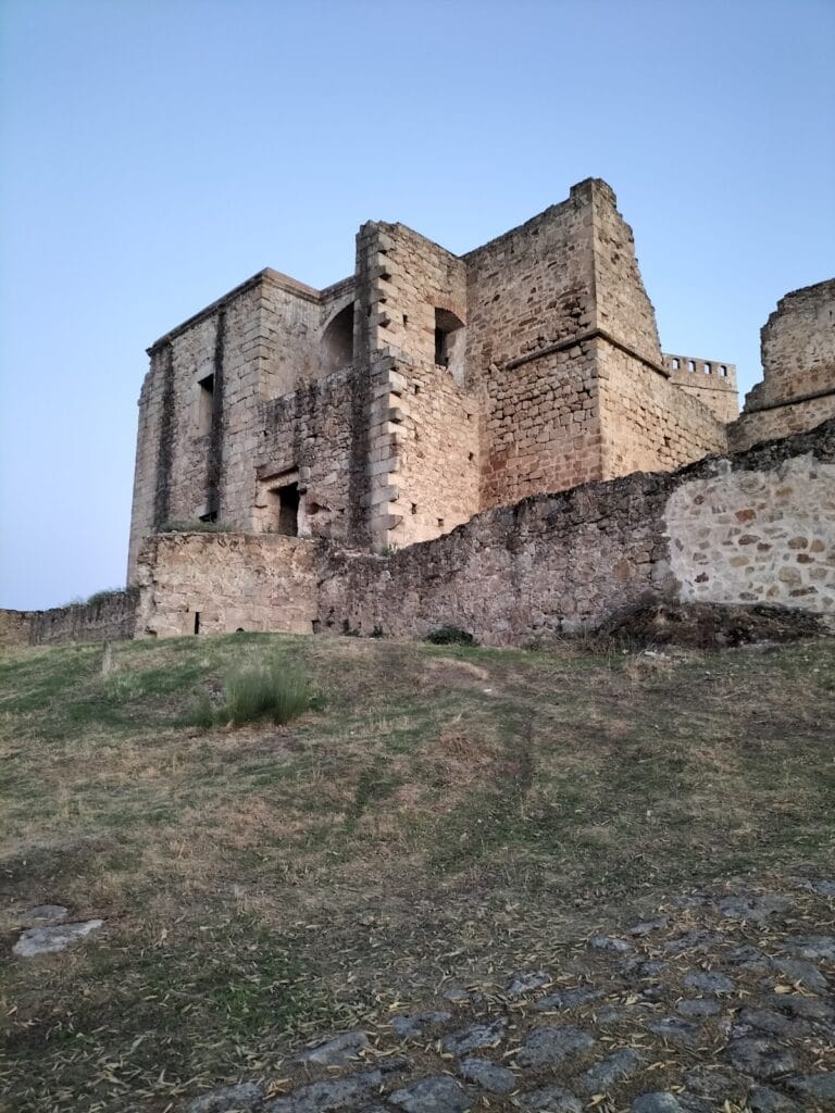 Castle of Belvís de Monroy: A Medieval Fortress in Cáceres, Spain 2 Castle of Belvís de Monroy