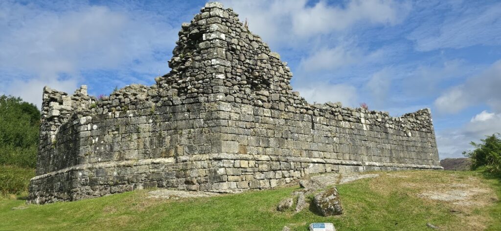 Loch Doon Castle: A Medieval Scottish Fortification in Ayr 7 Loch Doon Castle