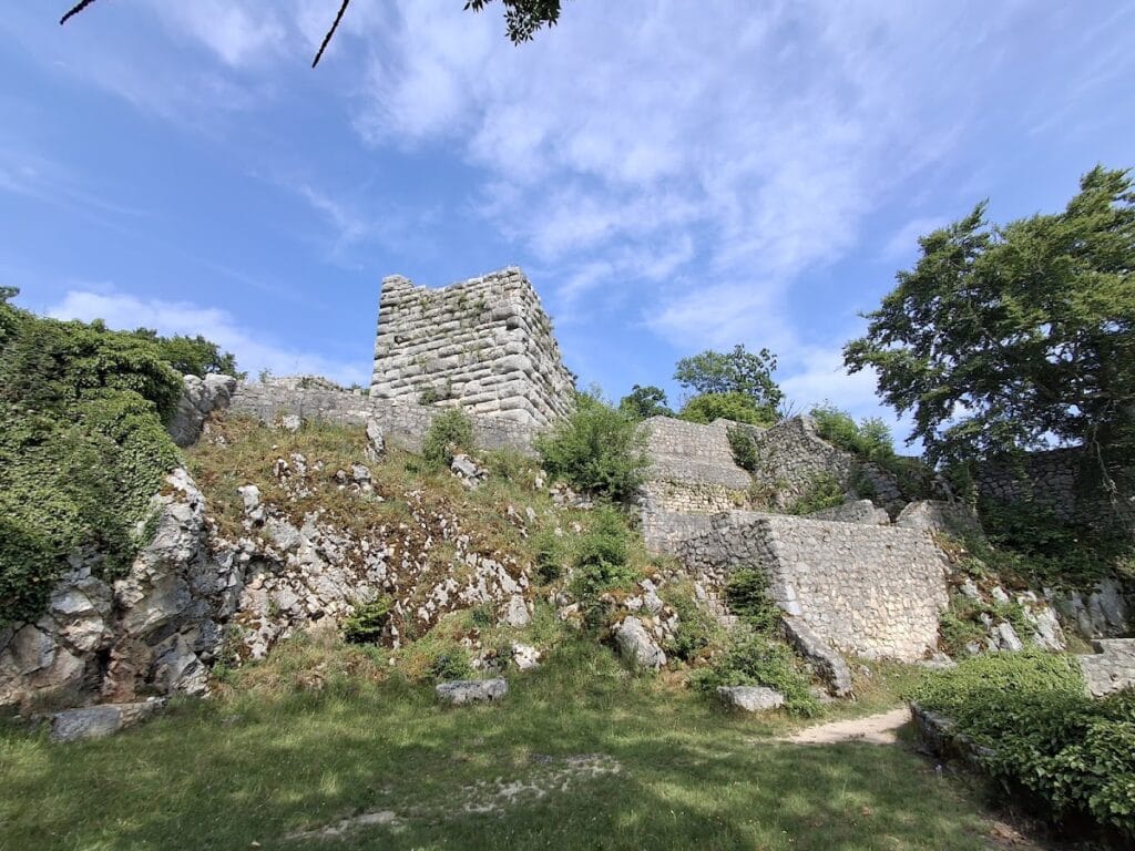 Burg Hohengundelfingen