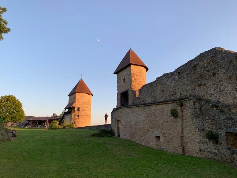 Château de Chevreaux: A Ruined Fortified Castle in France