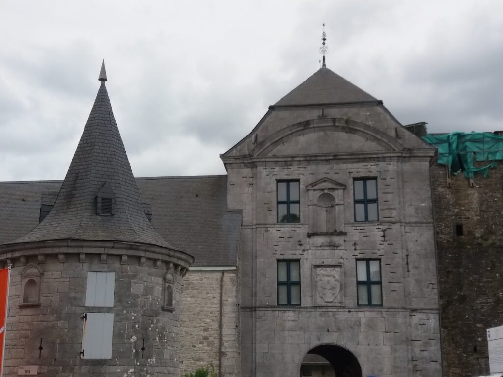 Avouerie d'Anthisnes: A Medieval Fortified Tower in Belgium 8 Avouerie d'Anthisnes