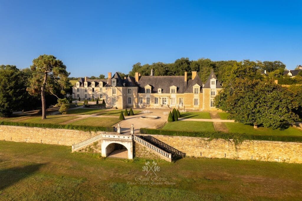 Château de la Perrière: A Historic Château in Avrillé, France 1 Château de la Perrière