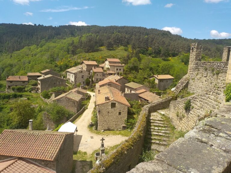 Château de Chalencon: A Medieval Fortress in Saint-André-de-Chalencon, France