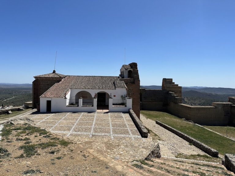 Castillo de Reina: A Historic Almohad and Order of Santiago Fortress in Spain