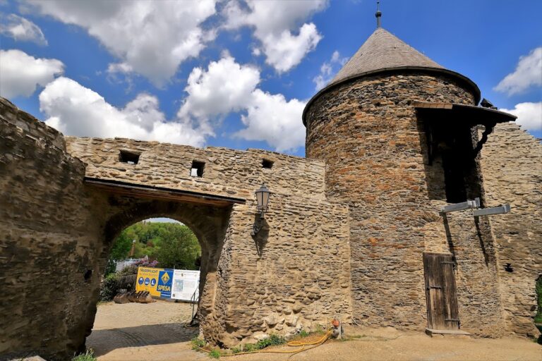 Burg Elsterberg: A Medieval Castle Ruin in Elsterberg, Germany