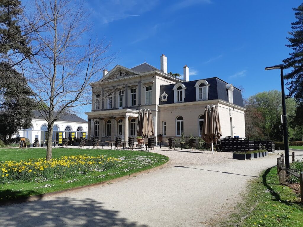 Kasteel Casier: A Historic Estate in Waregem, Belgium 9 Kasteel Casier