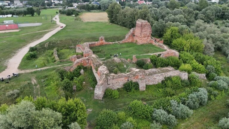 Bobrowniki Castle: A Medieval Stronghold in Poland