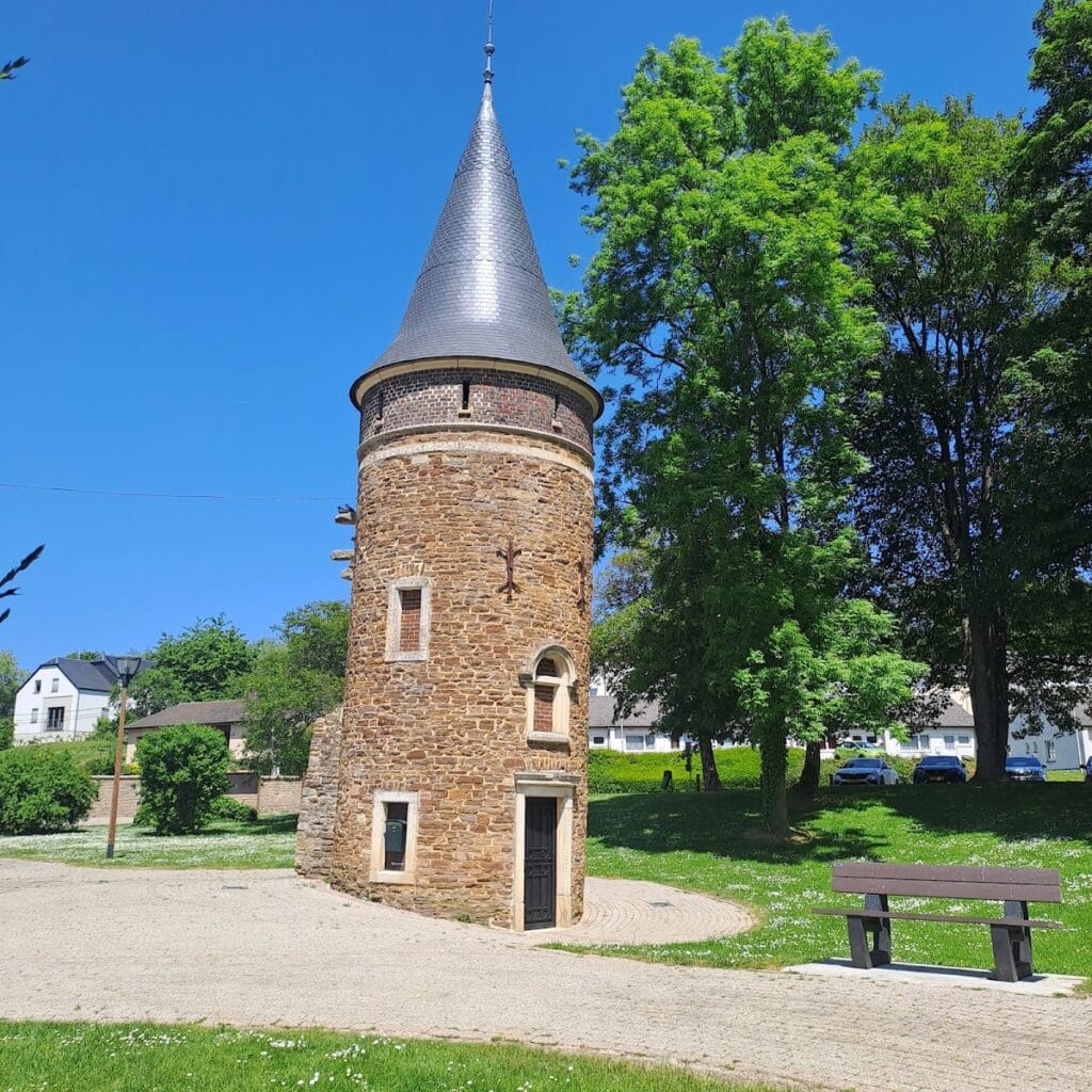 Messancy Castle: A Former Seigneurial Residence in Belgium 1 Messancy Castle