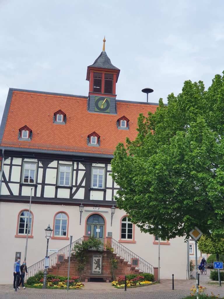 Vilbel Castle: A Medieval Water Castle in Bad Vilbel, Germany