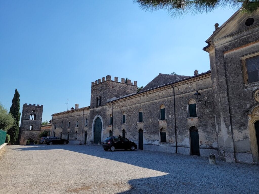 Castello di Castellaro Lagusello: A Medieval Fortress in Italy 7 Castello di Castellaro Lagusello