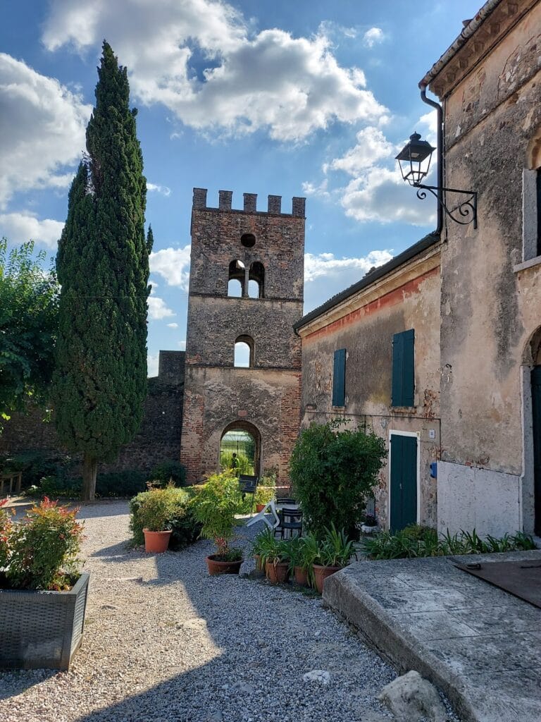 Castello di Castellaro Lagusello: A Medieval Fortress in Italy 10 Castello di Castellaro Lagusello